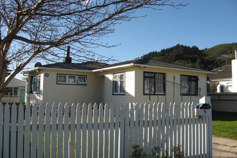 Photo of property in 9 Petrie Street, Wainuiomata, Lower Hutt, 5014