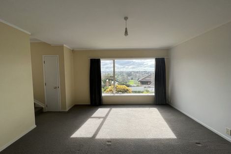 Photo of property in 14 Mcfetridge Place, Hillcrest, Auckland, 0627