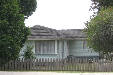 Photo of property in 182 Beach Haven Road, Beach Haven, Auckland, 0626