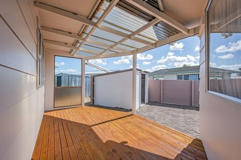 Photo of property in 20 Dunk Place, Milson, Palmerston North, 4414