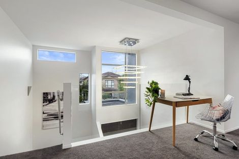 Photo of property in 14 Ilam Lane, Fairview Heights, Auckland, 0632