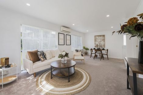 Photo of property in 2/5 Newington Road, Henderson, Auckland, 0612