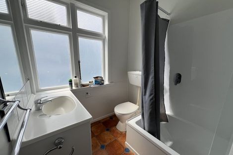 Photo of property in 23 Hawker Street, Mount Victoria, Wellington, 6011