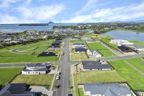 Photo of property in 17 Ridge Drive, Omokoroa, 3114