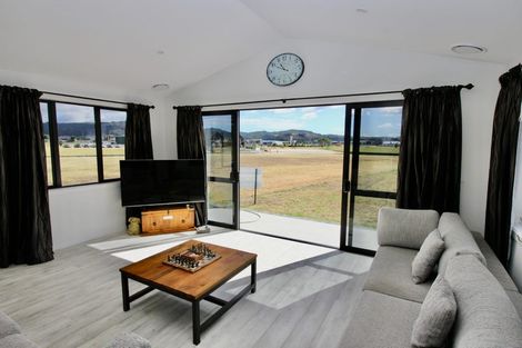 Photo of property in 3 Awatea Drive, Whitianga, 3510