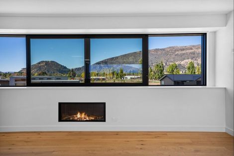 Photo of property in 27 Rubus Street, Wanaka, 9382