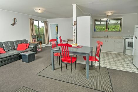 Photo of property in 5 Glucina Place, Glen Eden, Auckland, 0602