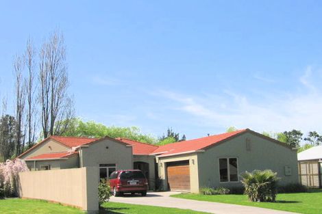 Photo of property in 14 Caulfield Place, Pukehangi, Rotorua, 3015