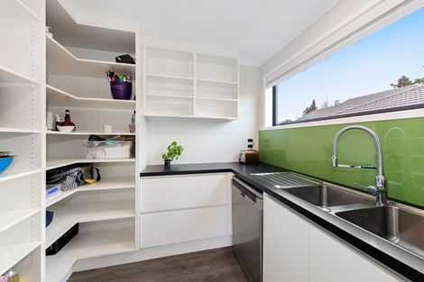 Photo of property in 8 Te Roera Place, Riverhead, 0820