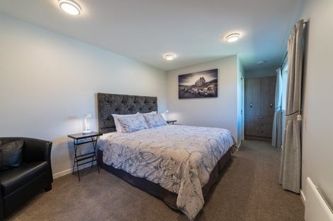 Photo of property in 18 Poplar Drive, Kelvin Heights, Queenstown, 9300