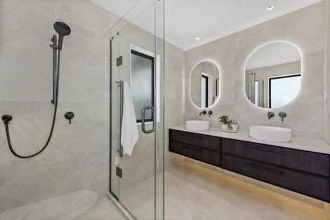 Photo of property in 202 Clovelly Road, Bucklands Beach, Auckland, 2012