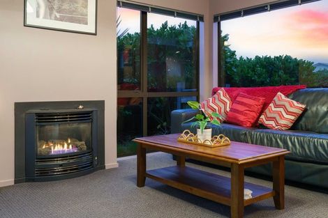 Photo of property in 148 Field Way, Waikanae Beach, Waikanae, 5036