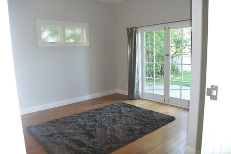 Photo of property in 2/52 Richmond Avenue, Northcote Point, Auckland, 0627