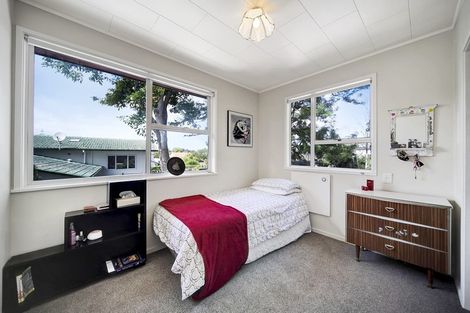 Photo of property in 79 Cascades Road, Pakuranga Heights, Auckland, 2010