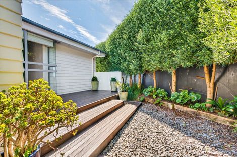 Photo of property in 40 Roslyn Road, Bluff Hill, Napier, 4110