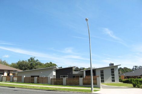 Photo of property in 221 Heta Road, Merrilands, New Plymouth, 4312