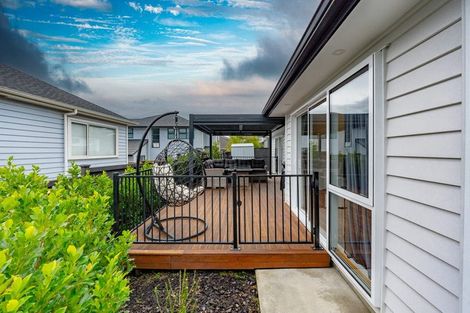 Photo of property in 16 Verdot Close, Kumeu, 0810