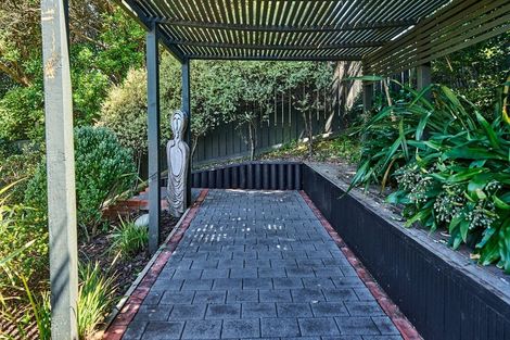 Photo of property in 1 Victory Crescent, Tawa, Wellington, 5028