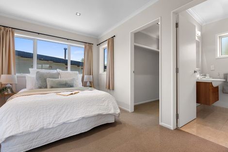 Photo of property in 10 Karewa Parade, Papamoa Beach, Papamoa, 3118