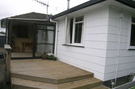 Photo of property in 96 Pahiatua Street, Hokowhitu, Palmerston North, 4410