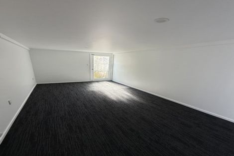 Photo of property in 1/7 Yarra Place, Botany Downs, Auckland, 2010