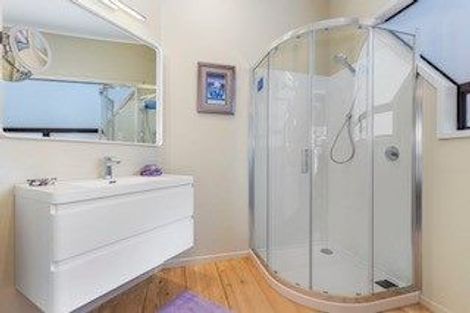 Photo of property in 68 Pah Road, Cockle Bay, Auckland, 2014