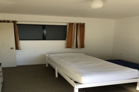 Photo of property in 903 West Coast Road, Waiatarua, Auckland, 0604