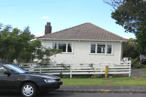 Photo of property in 11 Verran Road, Birkenhead, Auckland, 0626