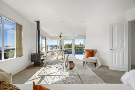 Photo of property in 1/23 Kiteroa Terrace, Rothesay Bay, Auckland, 0630