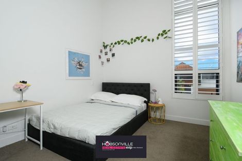 Photo of property in 21 Isitt Road, Hobsonville, Auckland, 0616