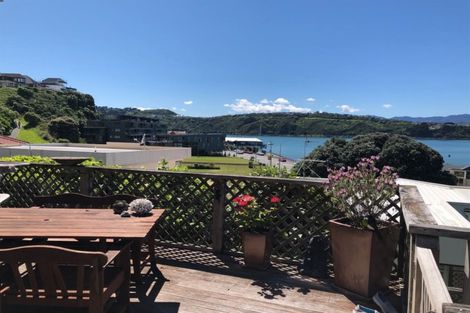 Photo of property in 1/382 Evans Bay Parade, Hataitai, Wellington, 6021