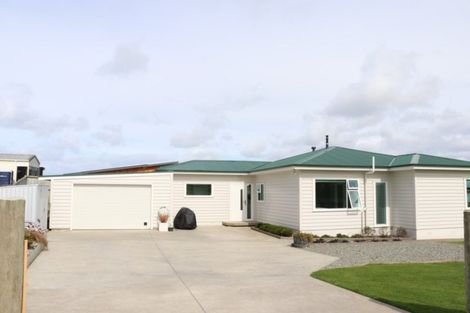 Photo of property in 2 Neva Street, Fortrose, Invercargill, 9875