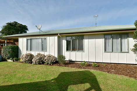 Photo of property in 20 Aitkenhead Court, Parakai, 0830