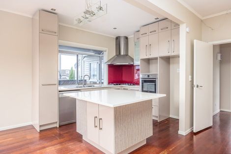 Photo of property in 386 Lake Road, Takapuna, Auckland, 0622