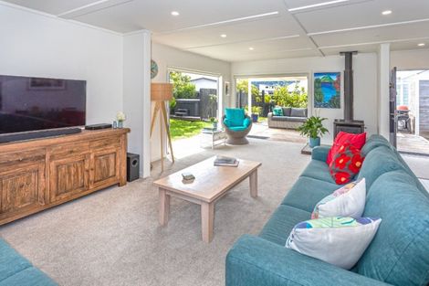 Photo of property in 107 Riverview Road, Whangamata, 3620