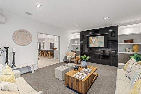 Photo of property in 43 Oakgrove Drive, Rangiora, 7400