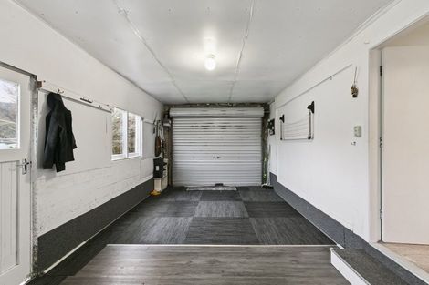 Photo of property in 17a Tawa Terrace, Tawa, Wellington, 5028