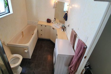 Photo of property in 68a Vipond Road, Stanmore Bay, Whangaparaoa, 0932