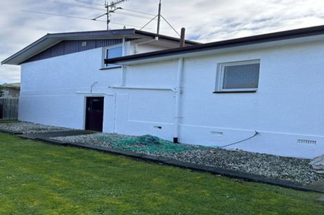 Photo of property in 17 Grange Street, Winton, 9720