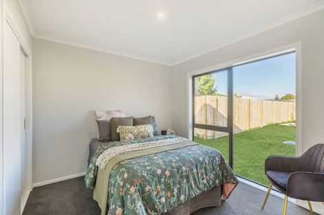 Photo of property in 8 Koru Loop, Paraparaumu, 5032