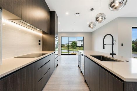 Photo of property in 12 Emerald Avenue, Rosehill, Papakura, 2113