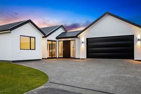 Photo of property in 54 Cross Street, Sefton, 7477