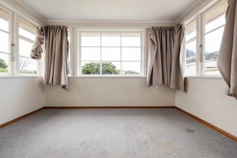 Photo of property in 37 Montgomery Crescent, Bader, Hamilton, 3206