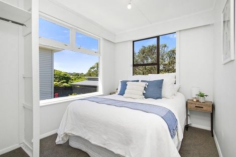 Photo of property in 22 Franklyn Road, Tawa, Wellington, 5028