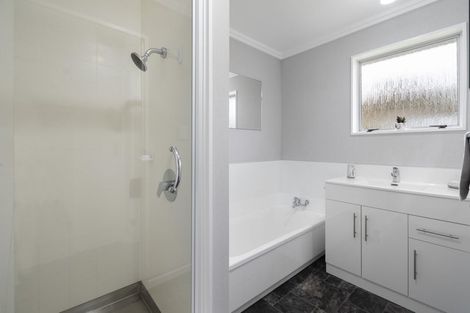 Photo of property in 30 Ongo Road, Hunterville, 4730