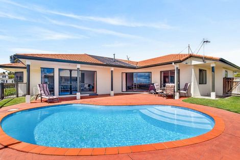 Photo of property in 4 Woodford Heights, Havelock North, 4130