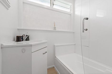 Photo of property in 224 Don Buck Road, Massey, Auckland, 0614