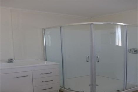 Photo of property in 3 Patts Avenue, Glendene, Auckland, 0602