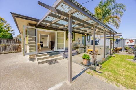 Photo of property in 74 Clarence Cox Crescent, Pirimai, Napier, 4112