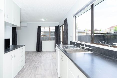 Photo of property in 2 Millar Place, Nawton, Hamilton, 3200